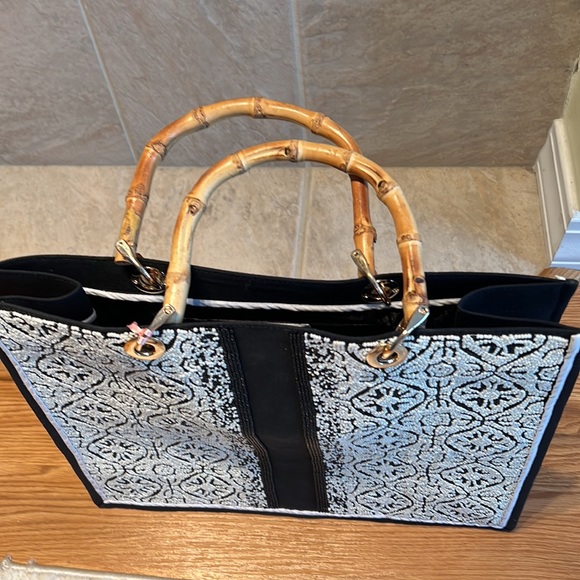 Amazing hand beaded tote - Picture 3 of 10